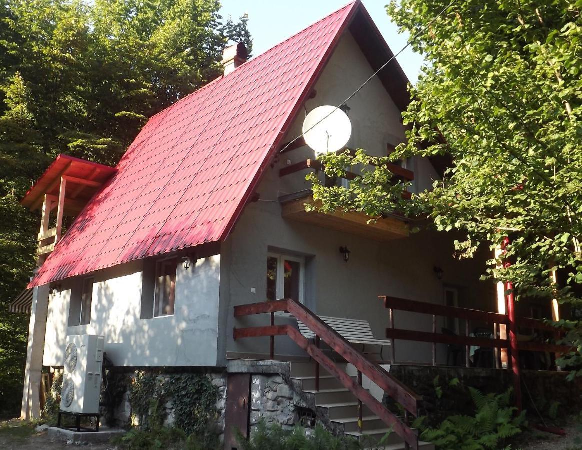Casa De Oaspeti Boga Pietroasa  Ngoại thất bức ảnh