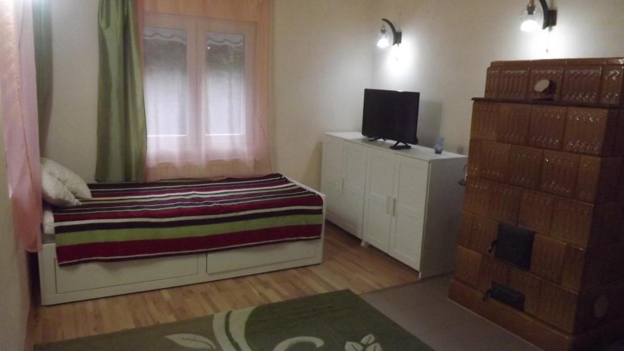 Casa De Oaspeti Boga Pietroasa  Ngoại thất bức ảnh