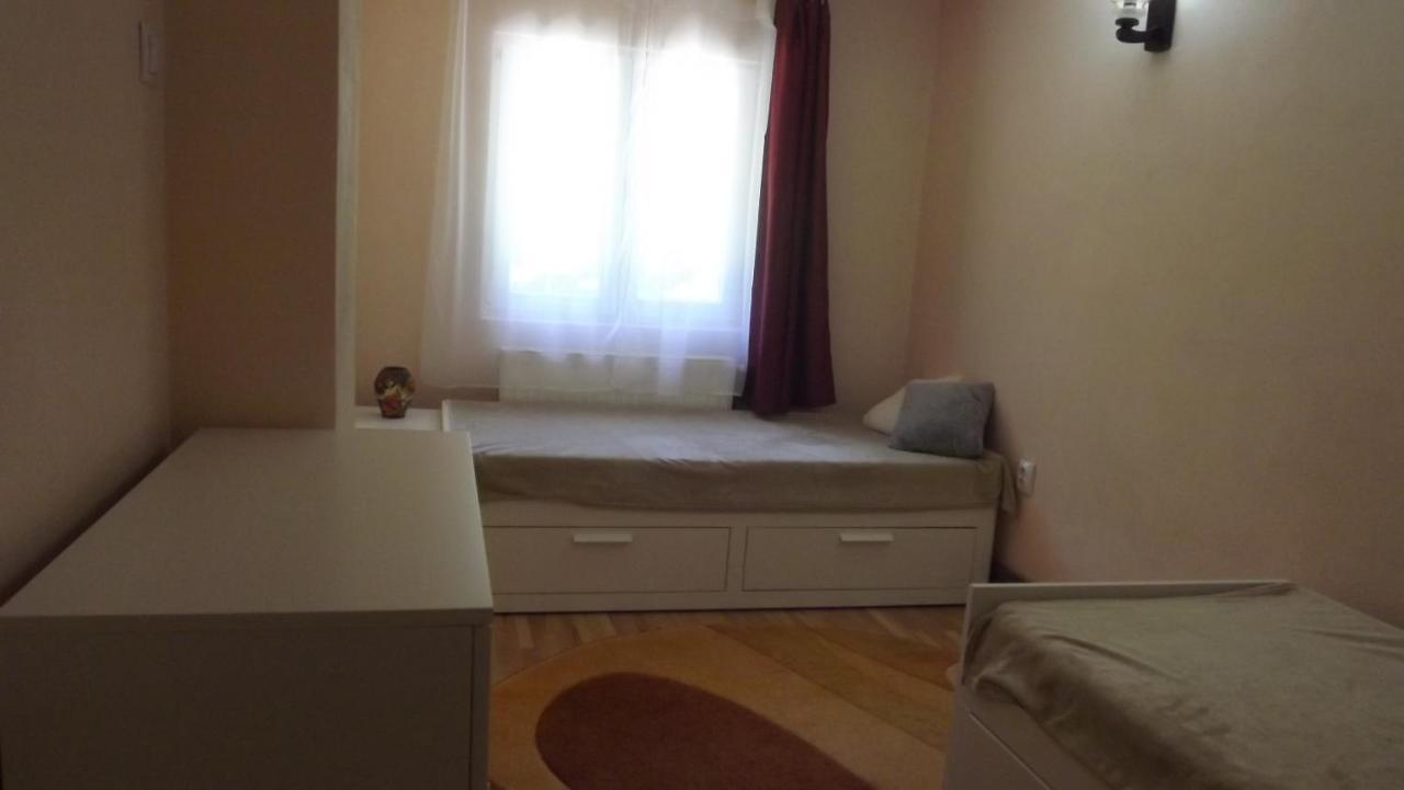 Casa De Oaspeti Boga Pietroasa  Ngoại thất bức ảnh