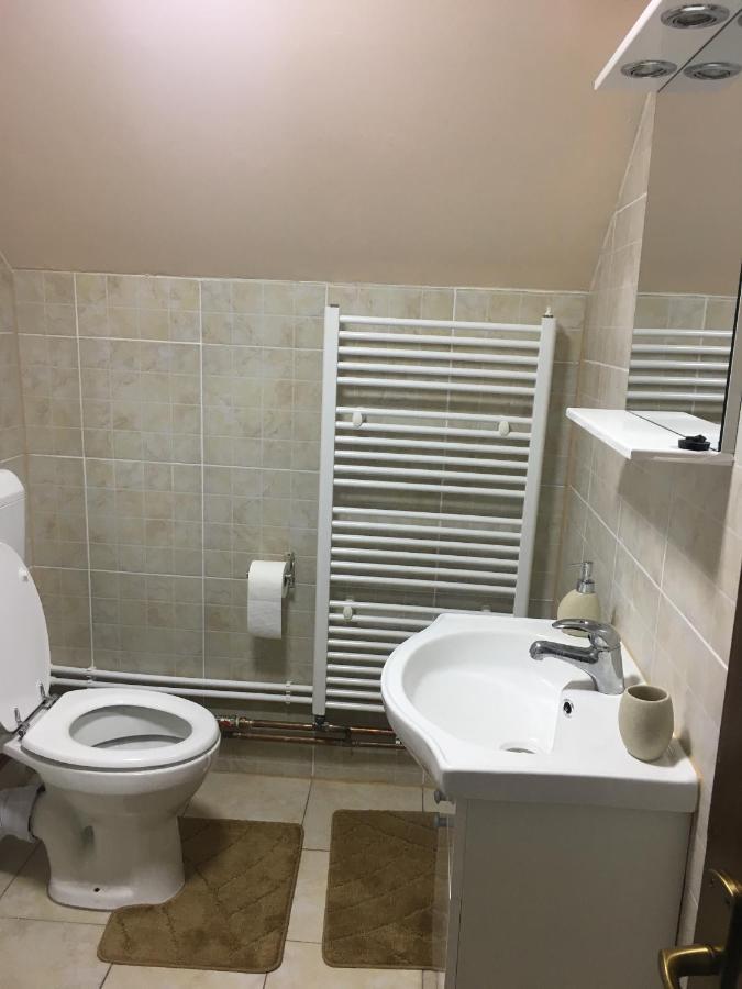 Casa De Oaspeti Boga Pietroasa  Ngoại thất bức ảnh